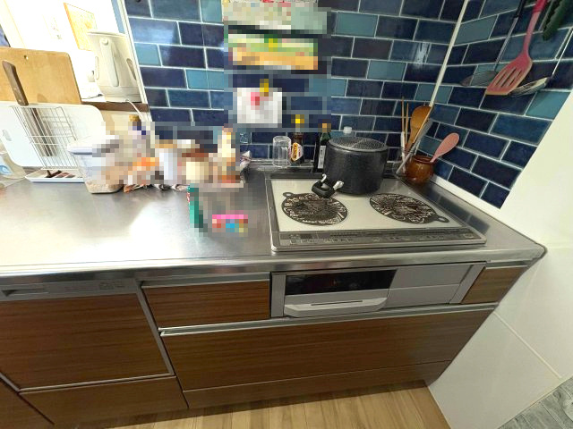 売中古戸建　駿東郡清水町徳倉のキッチン|オール電化のIHコンロ。太陽光蓄電池があるので、停電時でもお料理できます。