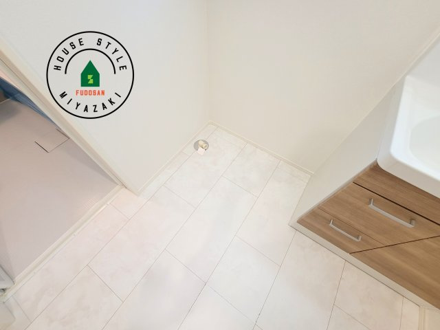 宮崎市吉村町3(1号棟)の内観：施工例|ランドリースペースとなります。広々して有効的にご使用できます。 