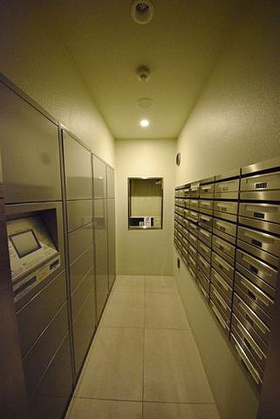 レジディア町屋のロビー