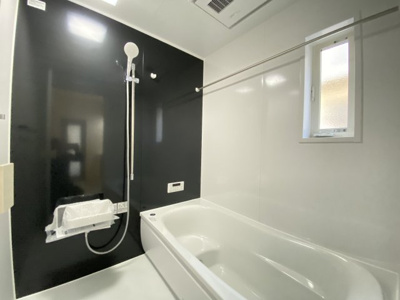 【浴室】 | 那覇市仲井真（全8棟）4号棟 | 4号棟　浴室換気乾燥機付き♪