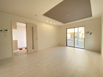 【居間・リビング】 | 那覇市仲井真（全8棟）4号棟 | 4号棟　LDK15.75帖♪