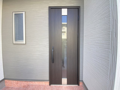 【玄関】 | 那覇市仲井真（全8棟）4号棟 | 4号棟　スマートキー付き♪