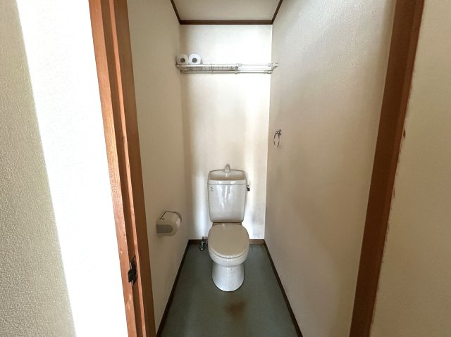 四番町貸店舗の玄関