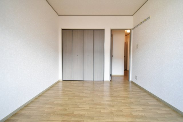 レジェンダリー四番町の洋室