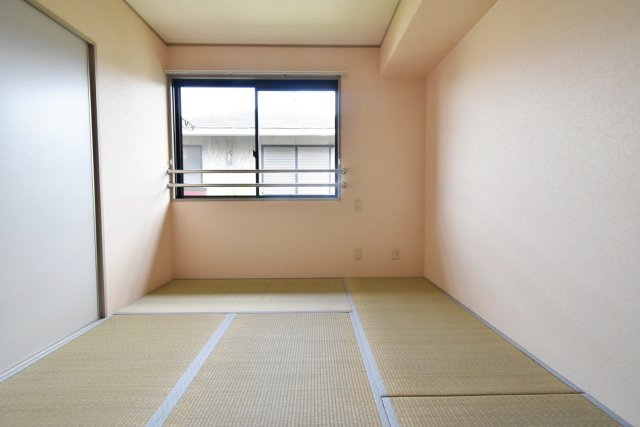 レジェンダリー四番町の和室