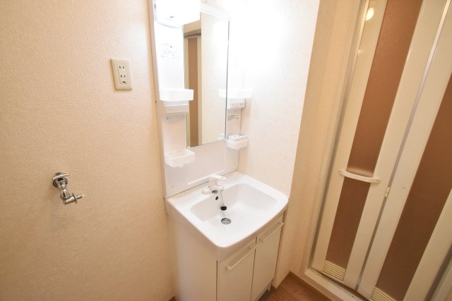 レジェンダリー四番町の洗面所