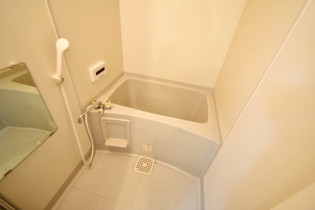 レジェンダリー四番町の浴室