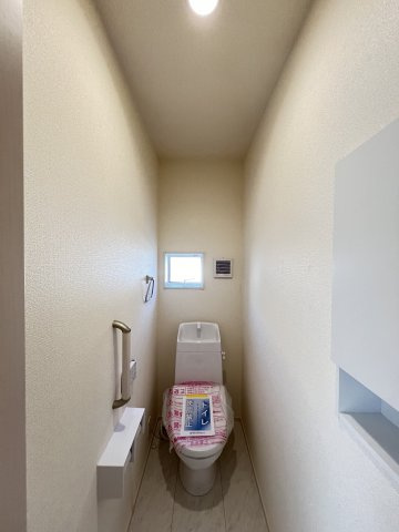 奈良市東九条町3期全3棟のトイレ|温水洗浄便座付きトイレ