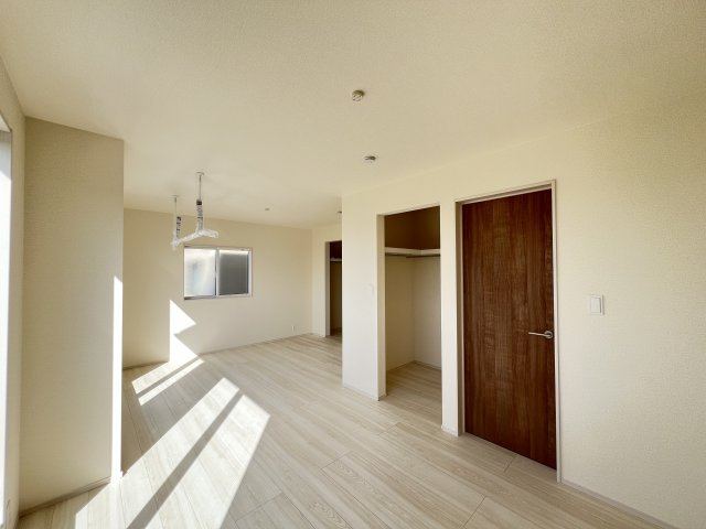 奈良市東九条町3期全3棟の寝室|将来２部屋として使える寝室　ウォークインクローゼット付き