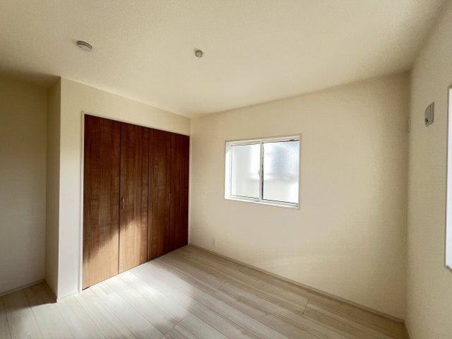 奈良市東九条町3期全3棟の洋室|洋室５帖　クローゼット付き