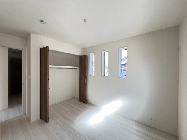 奈良市東九条町3期全3棟の洋室|洋室５帖　クローゼット付き