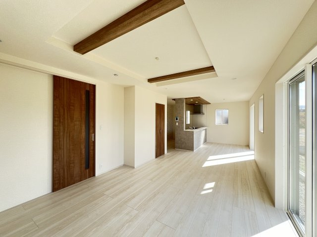 奈良市東九条町3期全3棟の居間・リビング|ゆったりとしたリビングです