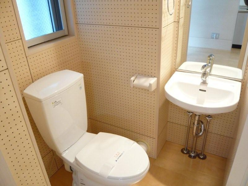 ＲＯＫＡ　ＴＥＲＲＡＺＺＡのトイレ