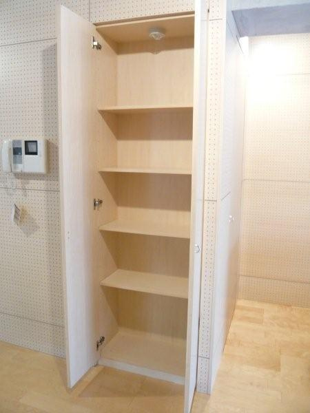 ＲＯＫＡ　ＴＥＲＲＡＺＺＡの収納