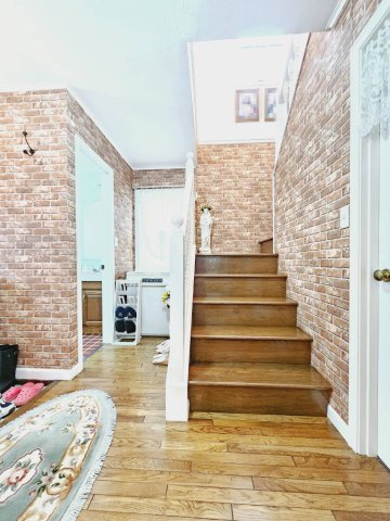 藤原台中町8丁目戸建のその他|■2階への階段