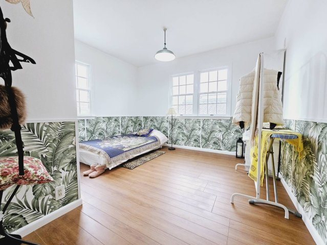 藤原台中町8丁目戸建の洋室|■2階洋室約8.7帖■2面窓＋収納