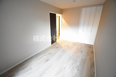 【洋室】 | エトワールヴィルーR小阪本町レジデンス