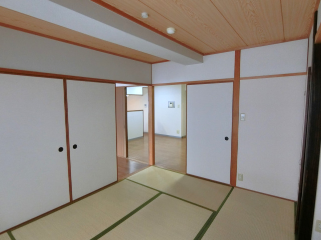 マーキュリーシティ壱番館の和室