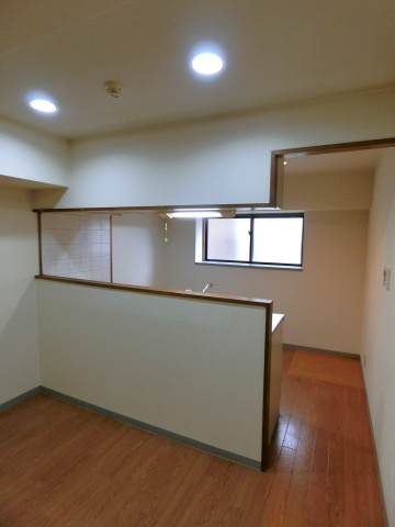 マーキュリーシティ壱番館の居間・リビング