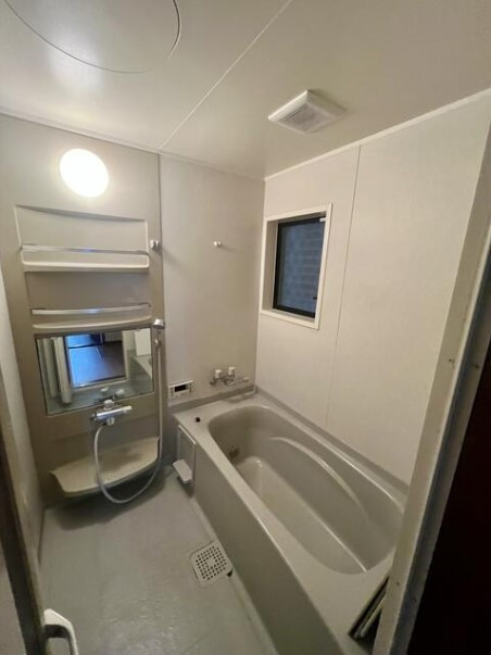 守口市南寺方東通4丁目　戸建の浴室