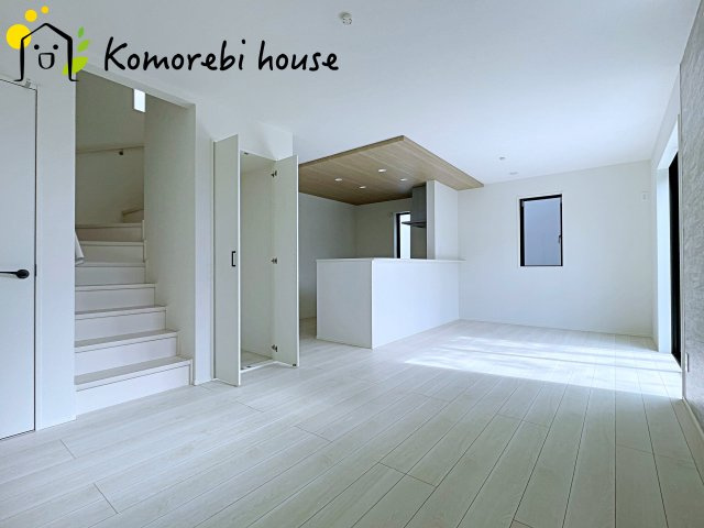 上尾市西宮下　8期　新築一戸建て　グラファーレ　01の居間・リビング|26.2.26　撮影済み