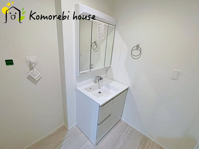 上尾市西宮下　8期　新築一戸建て　グラファーレ　01の独立洗面台|26.2.26　撮影済み