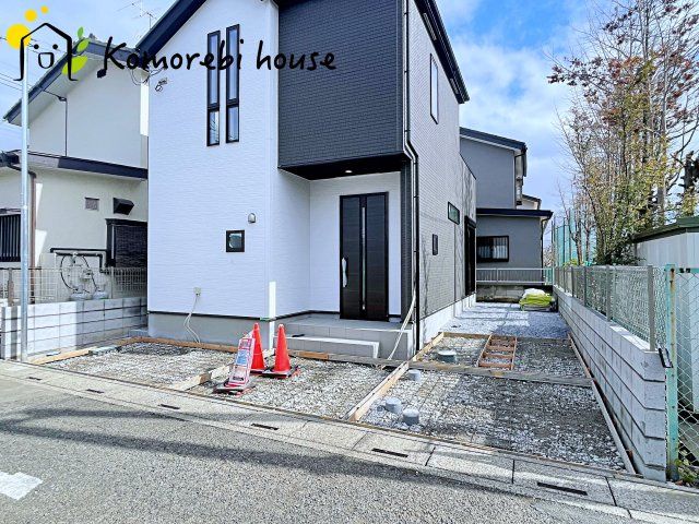 上尾市西宮下　8期　新築一戸建て　グラファーレ　01の居間・リビング