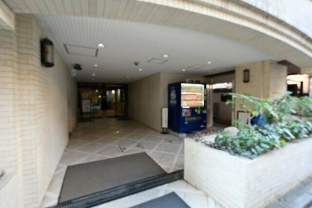 ライオンズプラザ新宿のエントランス