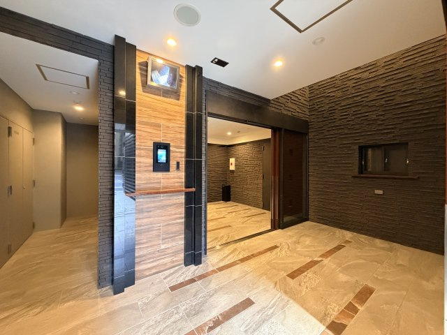 エスリードレジデンス上前津フロントのエントランス