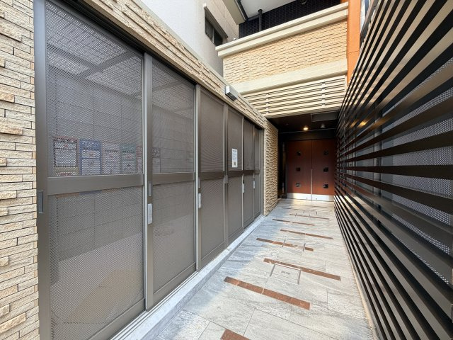 エスリードレジデンス上前津フロントのエントランス