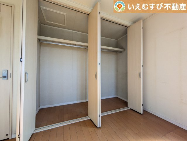 熊谷市石原　中古戸建の収納|大容量の収納スペースで住空間もスッキリ広々
収納がたっぷり付いていれば、お部屋がすっきり保てて気持ちが良いですね♪