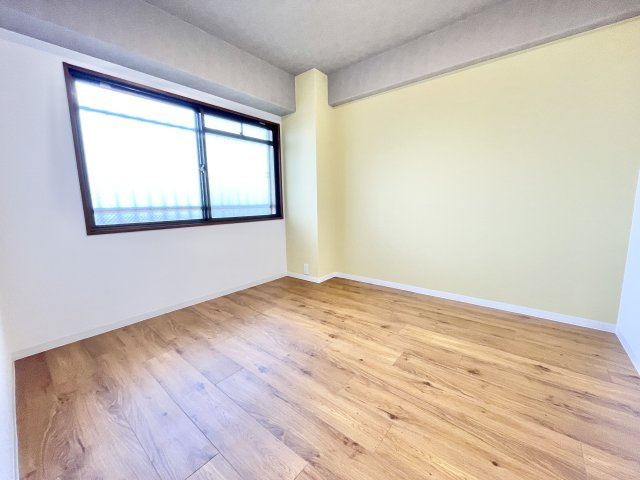 ライオンズマンション枚方の洋室|広々とした洋室です