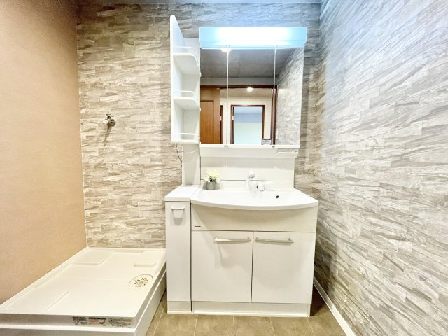 ライオンズマンション枚方の独立洗面台|独立洗面台です