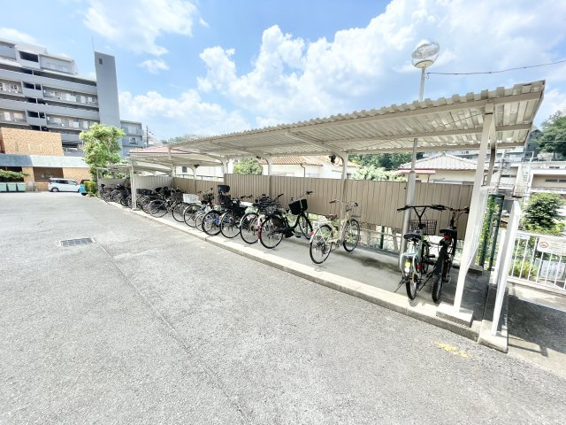 ライオンズマンション枚方の駐輪場