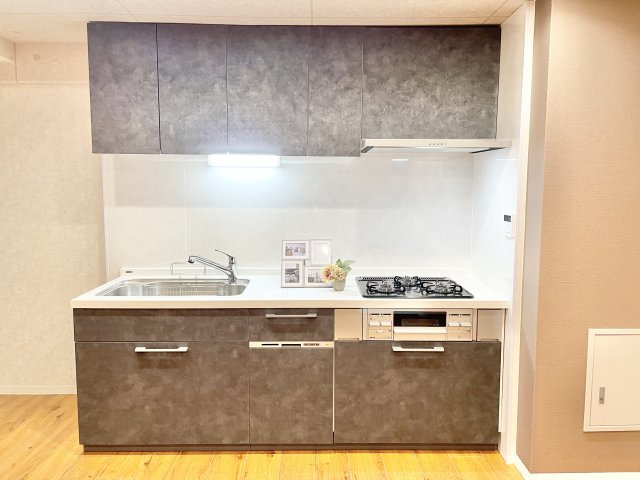 ライオンズマンション枚方のキッチン|コンパクトなキッチンで掃除もラクラク