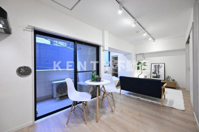 【居間・リビング】 | ウイスタリア東五反田ビル | おしゃれなリビングです