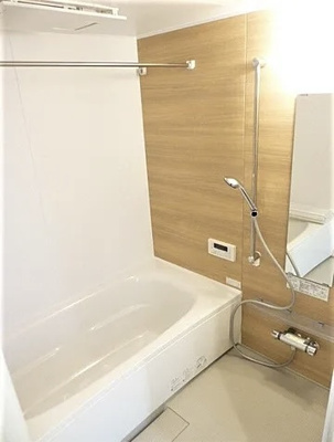 【浴室】 | プレジール・Y | 追い焚き機能、浴室乾燥機付きバス。