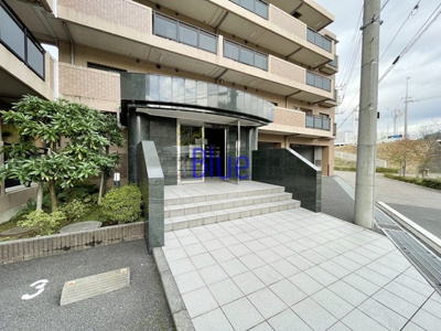 【エントランス】 | リバーサイド城南
