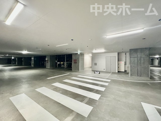 ブランズタワー豊洲の駐車場|【敷地内駐車場】最新の空き状況や費用などの詳細は担当スタッフまでお問い合わせください。