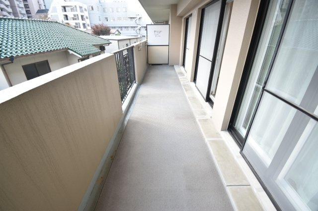 ファミール鳥飼のバルコニー
