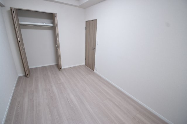 ファミール鳥飼の洋室