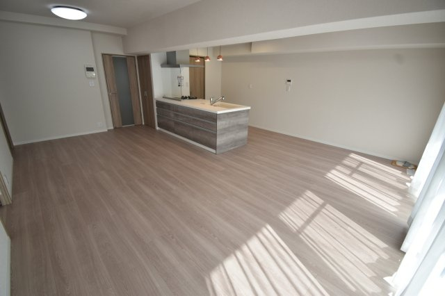 ファミール鳥飼の居間・リビング