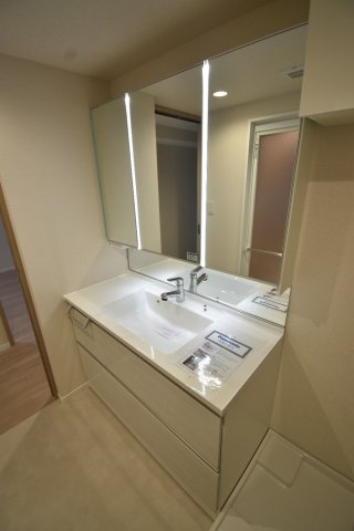 ファミール鳥飼の独立洗面台