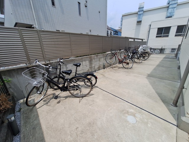 ＵＲＢＡＮ　ＦＬＡＴＳのその他共用部分|敷地内駐車場