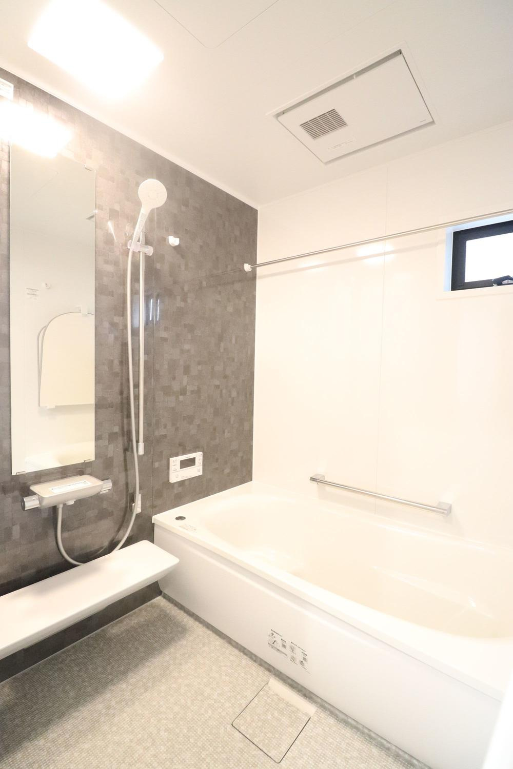 LAVIE鷹子2502の浴室