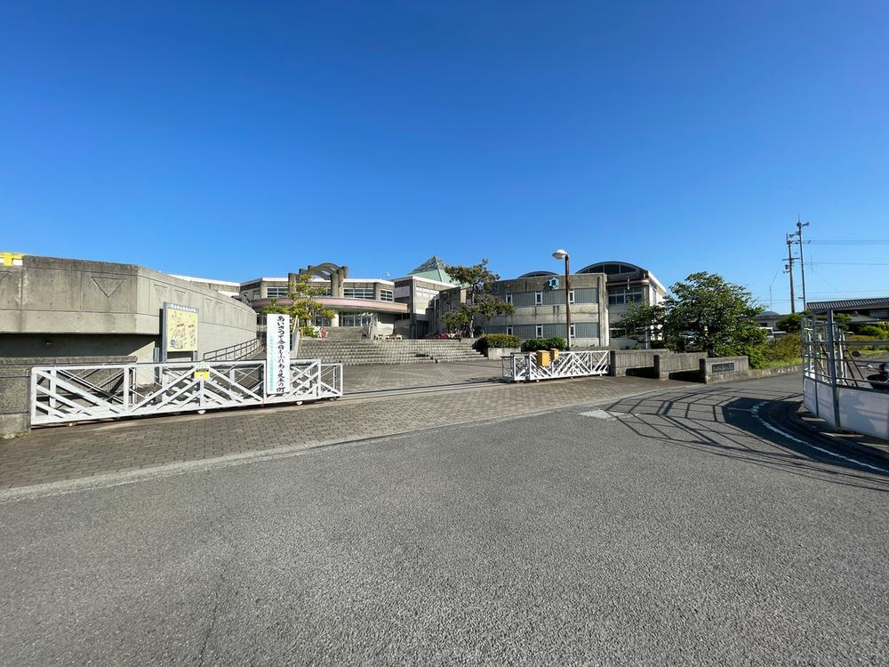 LAVIE鷹子2502の駐車場