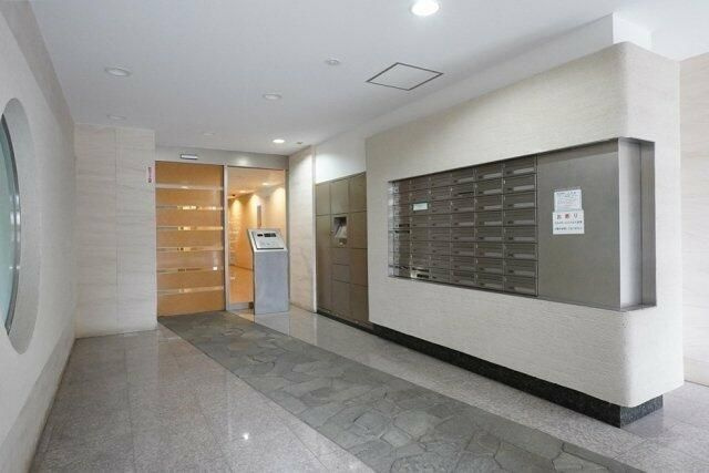 スカイコートヌーベル巣鴨のエントランス