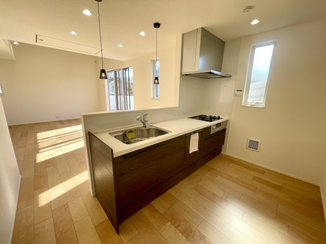 武蔵野市吉祥寺東町2丁目　東南角地×陽だまり邸宅　限定1棟のキッチン