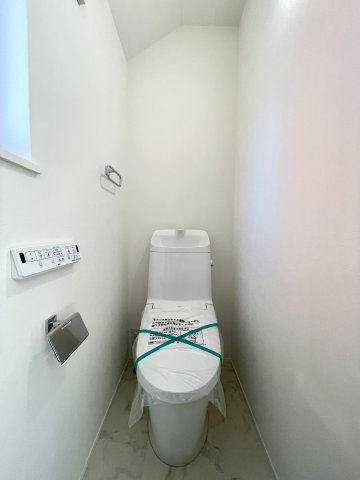 武蔵野市吉祥寺東町2丁目　東南角地×陽だまり邸宅　限定1棟のトイレ