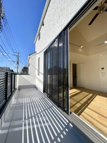 武蔵野市吉祥寺東町2丁目　東南角地×陽だまり邸宅　限定1棟のバルコニー